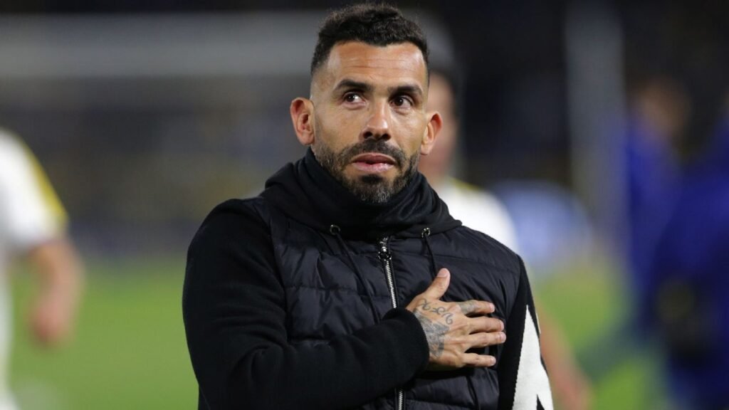 Talleres surpreende e anuncia Carlos Tévez como treinador em dia 'conturbado'