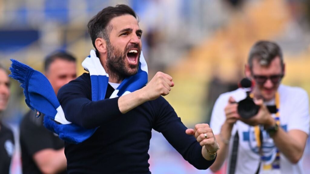 Time comandado por Fábregas na Itália contrata goleiro do Internacional