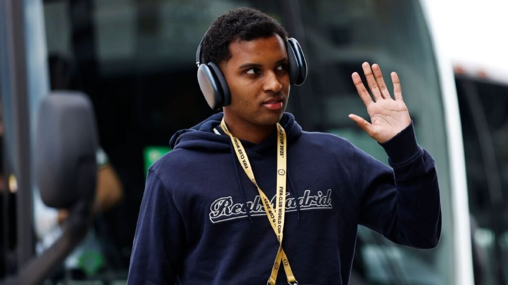 Xabi Alonso explica por que Rodrygo nem saiu do banco do Real contra o PSG