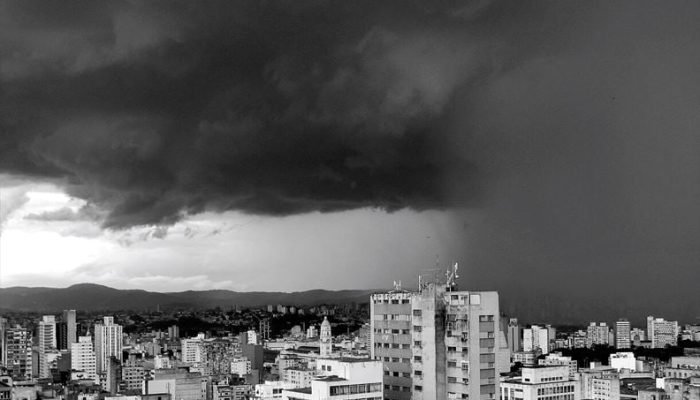 1747590424_Chuva-forte-tempestade.jpg