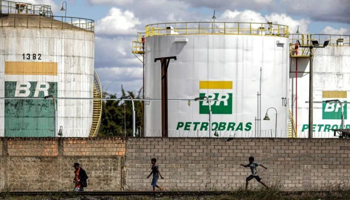 1749713409_2020-11-09T194041Z_766674281_RC2VZJ9FXJV0_RTRMADP_3_COMMODITIES-SUMMIT-PETROBRAS-CEO.webp.jpeg 1749713409_2020-11-09T194041Z_766674281_RC2VZJ9FXJV0_RTRMADP_3_COMMODITIES-SUMMIT-PETROBRAS-CEO.webp.jpeg