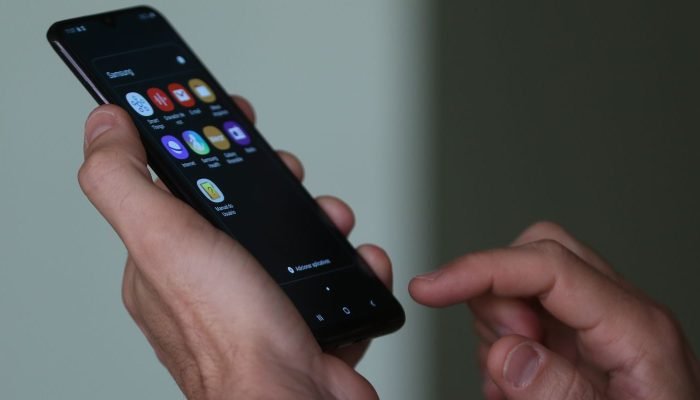 1758753216_uso_de_smartphone_e_celular050720211244.jpg 1758753216_uso_de_smartphone_e_celular050720211244.jpg