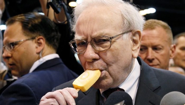 2025-05-01T111538Z_1528243498_RC2Y8EAHDCPU_RTRMADP_3_BERKSHIRE-BUFFETT-FACTBOX.jpg 2025-05-01T111538Z_1528243498_RC2Y8EAHDCPU_RTRMADP_3_BERKSHIRE-BUFFETT-FACTBOX.jpg