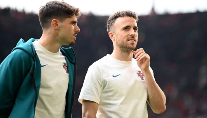 Abalado por Jota, Pedro Neto vai decidir se joga contra o Palmeiras