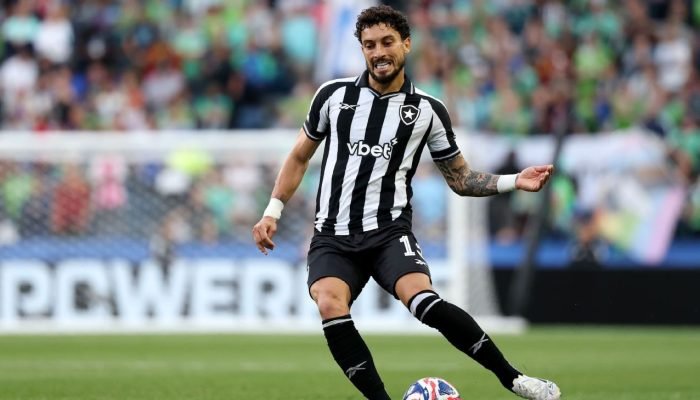 Alex-Telles-diz-que-PSG-x-Botafogo-e-sonho-e.jpeg Alex Telles diz que PSG x Botafogo é sonho e enaltece brasileiros no Mundial