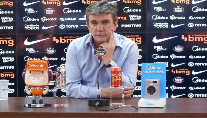 Andrés Sanchez admite gastos em cartão do Corinthians