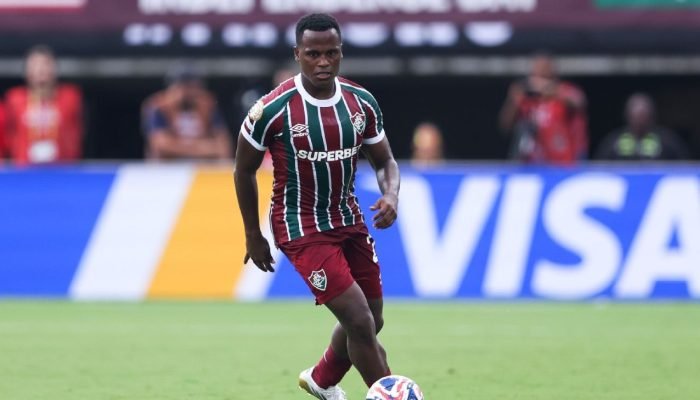 Arias responde sobre procura de europeus e revela 'segredo' do Fluminense no Mundial