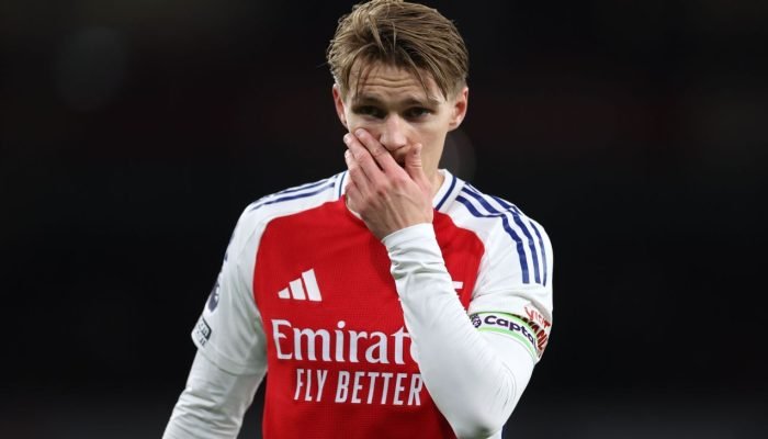 Arsenal empata com o Crystal Palace e adia título do Liverpool na Premier League