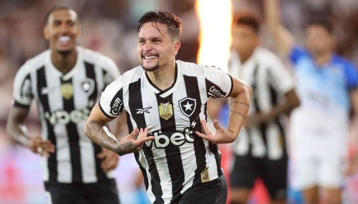 Artur-desencanta-Botafogo-goleia-o-Capital-DF-e-encaminha-classificacao-na.jpeg Artur desencanta, Botafogo goleia o Capital-DF e encaminha classificação na Copa do Brasil