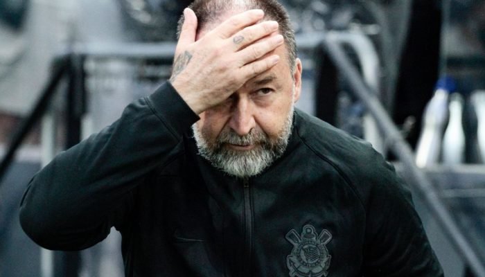 Augusto-Melo-e-ex-dirigentes-do-Corinthians-sao-indiciados-pela-Policia.jpeg Augusto Melo e ex-dirigentes do Corinthians são indiciados pela Polícia Civil