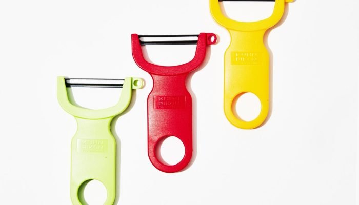 Basically-gift-guide-2017-Kuhn-Peeler.jpg Basically-gift-guide-2017-Kuhn-Peeler.jpg