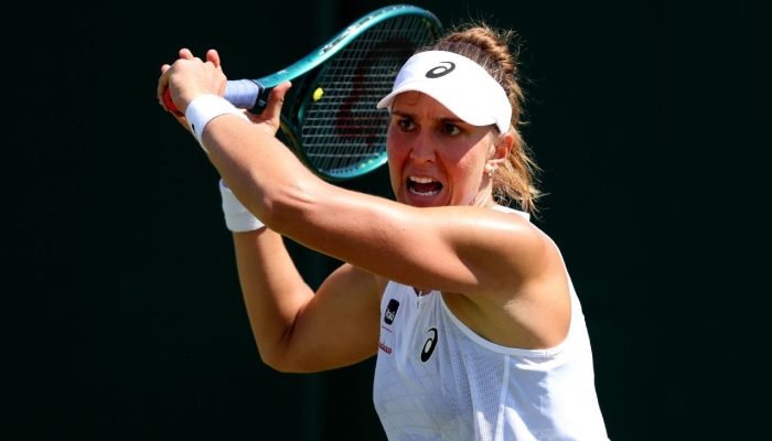 Bia Haddad salva dois set points e vence Sramkova em jogo duro na estreia em Wimbledon