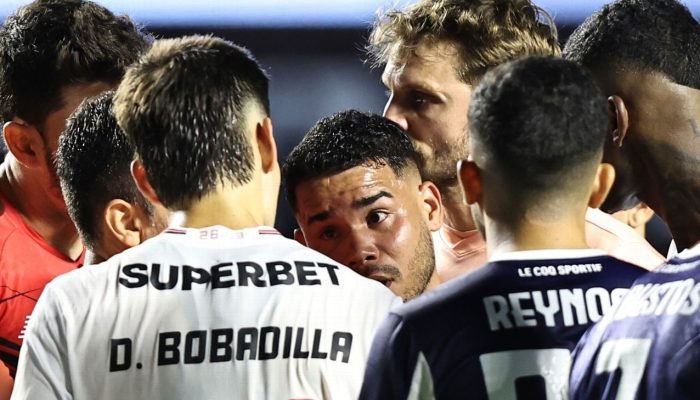 Bobadilla pede para adiar depoimento sobre acusação de xenofobia