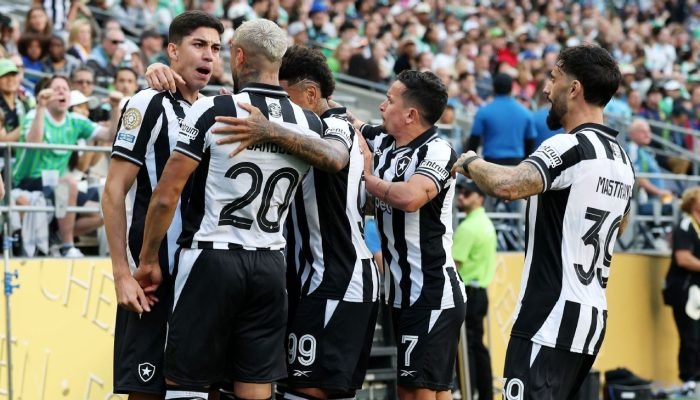 Botafogo-segura-pressao-e-vence-na-estreia-do-Mundial.jpeg Botafogo segura pressão e vence na estreia do Mundial