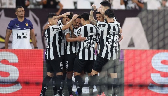 Botafogo vence clássico sobre o Fluminense pelo Brasileirão