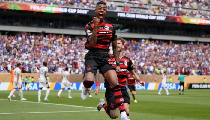 Bruno Henrique 'destrói' Chelsea, Flamengo vira e garante classificação no Mundial