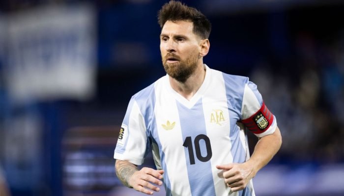 Com volta de Messi, Scaloni anuncia convocados da Argentina