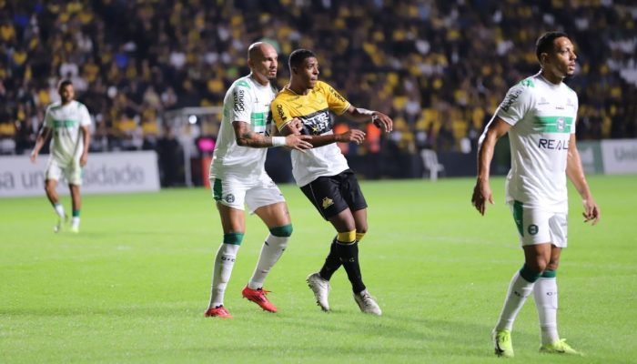 Coritiba-vence-Criciuma-e-entra-no-G-4-da-Serie-B.jpeg Coritiba vence Criciúma e entra no G-4 da Série B do Brasileiro