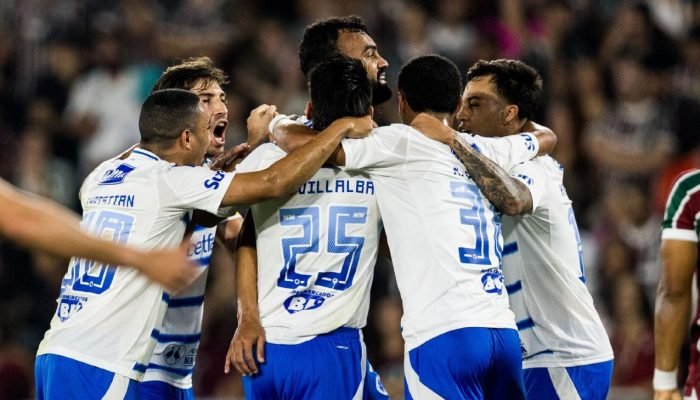Cruzeiro volta a liderar Brasileirão e deixa outro gigante na 'lanterna' do ranking