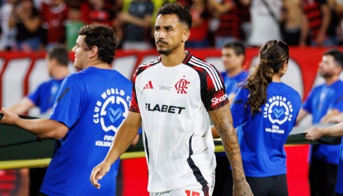 Danilo-sai-frustrado-mas-muda-foco-para-Flamengo-x-Bayern.jpeg Danilo sai frustrado, mas muda foco para Flamengo x Bayern: 'Sei o que nos espera'
