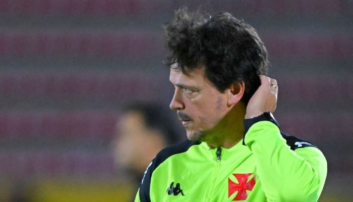 Diniz pede reforços no Vasco e descarta 'caça às bruxas': 'Quando vim para cá eu sabia'