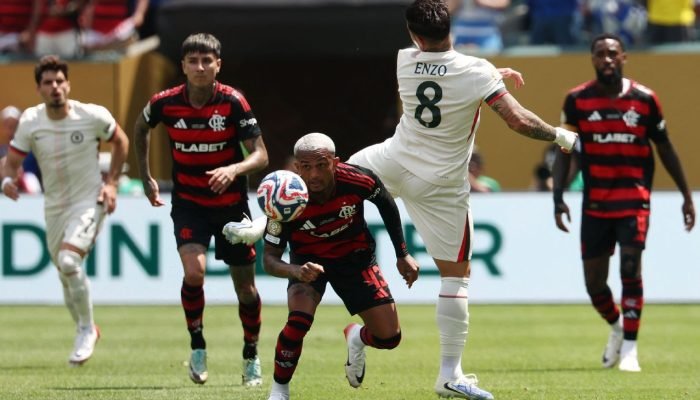 Diretor-do-Chelsea-procura-Boto-no-estadio-e-faz-sondagem.jpeg Diretor do Chelsea procura Boto no estádio e faz sondagem por destaque do Flamengo