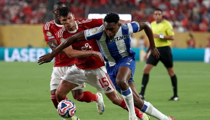 Em-jogo-insano-Porto-e-Al-Ahly-empatam-e-sao.jpeg Em jogo 'insano', Porto e Al Ahly empatam e são eliminados do Mundial de Clubes