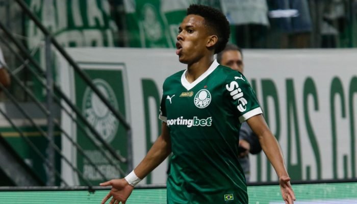 Estevao-decide-com-dois-gols-e-Palmeiras-elimina-Ceara-da.jpeg Estêvão decide com dois gols, e Palmeiras elimina Ceará da Copa do Brasil