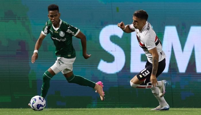 Estevao-se-despede-de-classicos-pelo-Palmeiras-sem-gols.jpeg Estêvão se despede de clássicos pelo Palmeiras sem gols