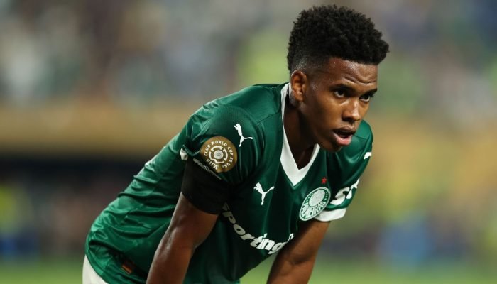 Estevao-se-irrita-em-ultima-entrevista-no-Palmeiras-Nao-vou.jpeg Estêvão se irrita em última entrevista no Palmeiras: 'Não vou abrir meu coração'
