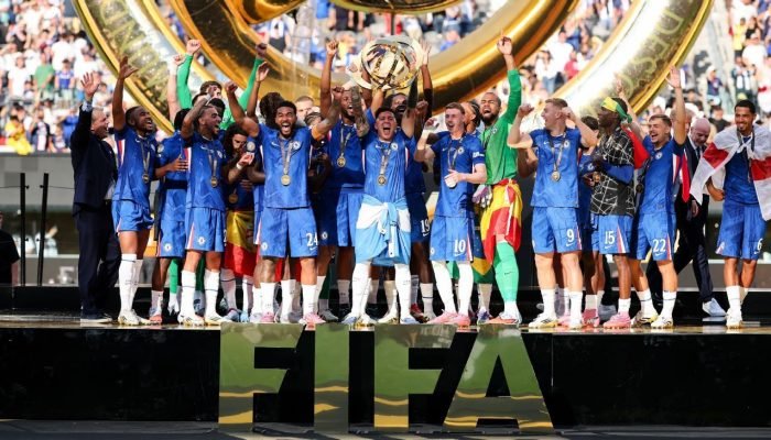 Flamengo parabeniza Chelsea por título do Mundial e recebe resposta irônica