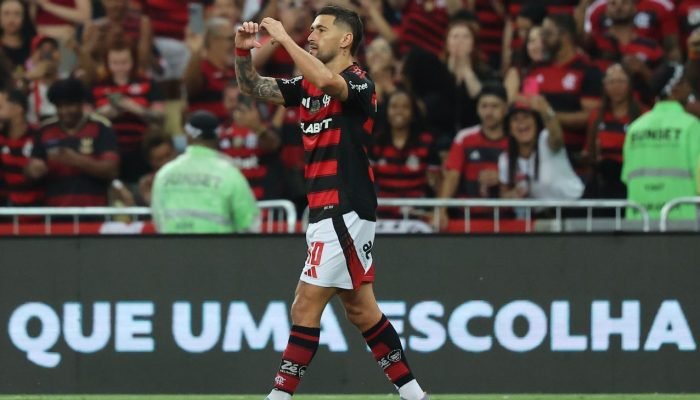 Flamengo-vence-Bahia-e-seca-Palmeiras-para-seguir-lider-do.jpeg Flamengo vence Bahia e 'seca' Palmeiras para seguir líder do Brasileirão