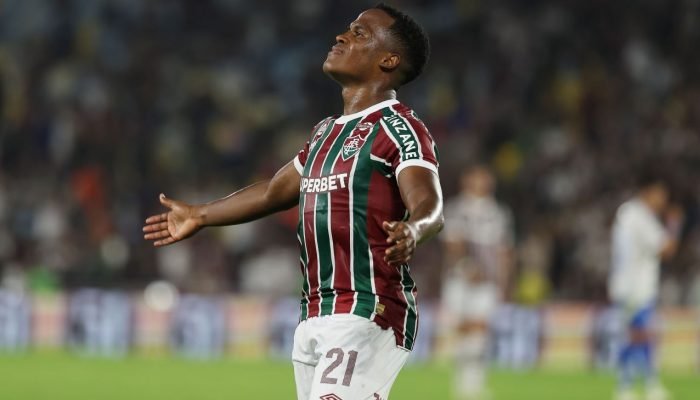Fluminense oficializa saída de Arias para a Premier League: 'Sucesso ao ídolo'