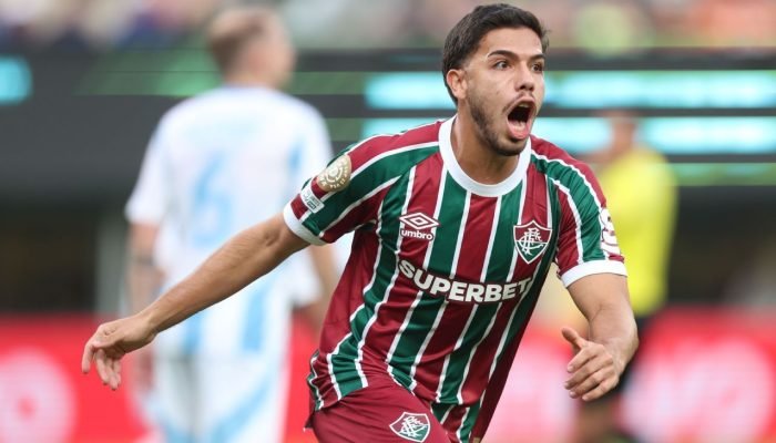 Fluminense-vive-Dorama-mas-vence-Ulsan-e-lidera-no-Mundial.jpeg Fluminense vive 'Dorama', mas vence Ulsan e lidera no Mundial