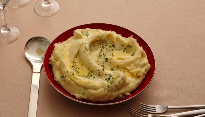 Garlickiest_Mashed_Potatoes_Horizontal_Hero_No_Swan_0108.jpg