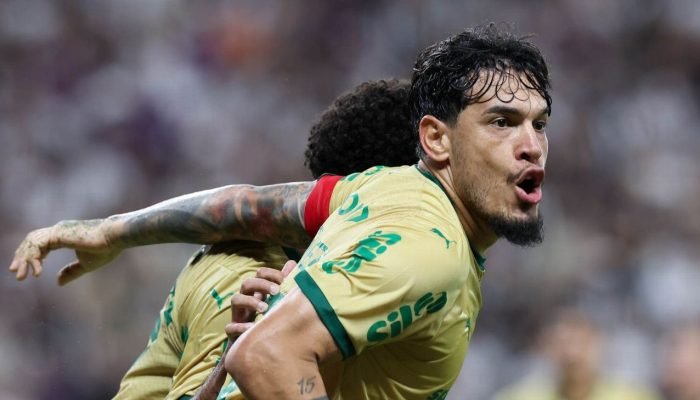 Gomez-marca-Palmeiras-vence-o-Ceara-fora-de-casa-e.jpeg Gómez marca, Palmeiras vence o Ceará fora de casa e larga na frente na Copa do Brasil