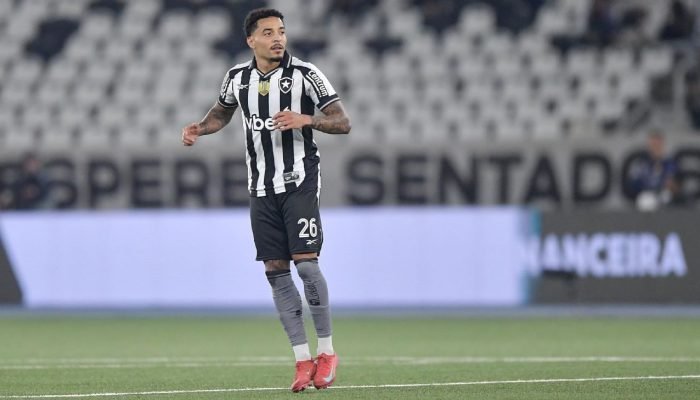 Gregore-se-emociona-no-adeus-ao-Botafogo-e-explica-saida.jpeg Gregore se emociona no adeus ao Botafogo e explica saída