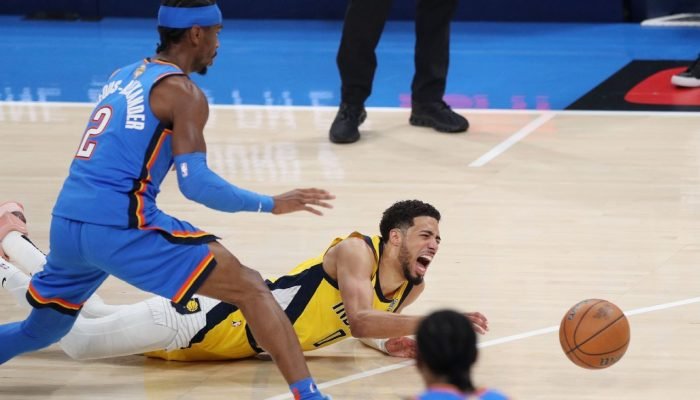 Haliburton-sofre-lesao-e-deixa-Final-da-NBA-carregado.jpeg Haliburton sofre lesão e deixa Final da NBA carregado