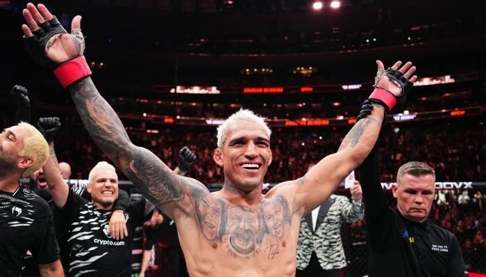 Hora-de-virar-duplo-campeao-a-frase-de-Islam-Makhachev.jpeg 'Hora de virar duplo campeão': a frase de Islam Makhachev que anima Charles do Bronx