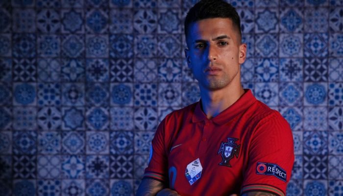 João Cancelo torce para o Corinthians? 'Fala do bando de loucos', brinca Malcom