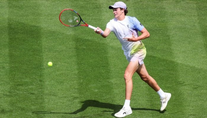 Joao-Fonseca-cai-para-Taylor-Fritz-na-2a-rodada-e.jpeg João Fonseca cai para Taylor Fritz na 2ª rodada e é eliminado no Eastbourne Open