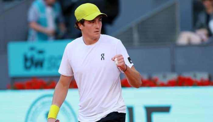 Joao-Fonseca-e-convocado-por-Agassi-e-sera-1o-brasileiro.jpeg João Fonseca é convocado por Agassi e será 1º brasileiro na Laver Cup ao lado de maiores estrelas do tênis