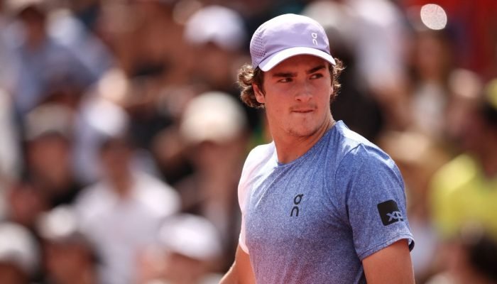 Joao-Fonseca-e-sincero-ao-dizer-o-que-achou-de.jpeg João Fonseca é sincero ao dizer o que achou de Roland Garros e dá 'aviso'