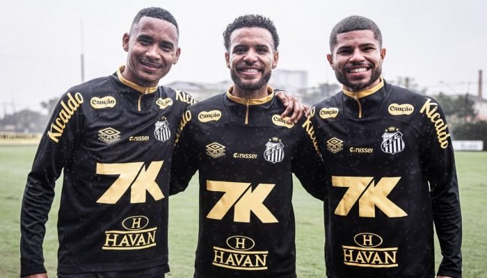 Jogadores-do-time-de-Neymar-na-Kings-League-treinam-no.jpeg Jogadores do time de Neymar na Kings League treinam no Santos