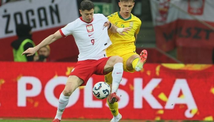 Lewandowski ganha 'braço de ferro', e técnico da seleção pede demissão após briga pública