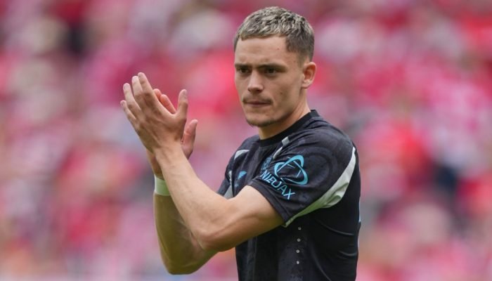 Liverpool-paga-quase-R-1-bilhao-em-meia-o-mais.jpeg Liverpool paga quase R$ 1 bilhão em meia, o mais caro da Premier League
