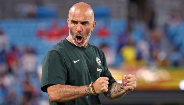 Luis-Fabiano-revela-conversa-com-tecnico-do-Chelsea-Achou-que.jpeg Luis Fabiano revela conversa com técnico do Chelsea: 'Achou que eu estava brincando'