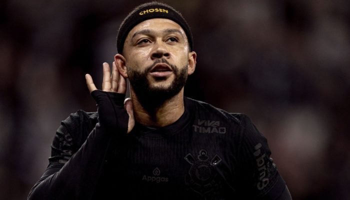 Memphis Depay fica? Corinthians se manifesta após falta a treino e reunião nos bastidores