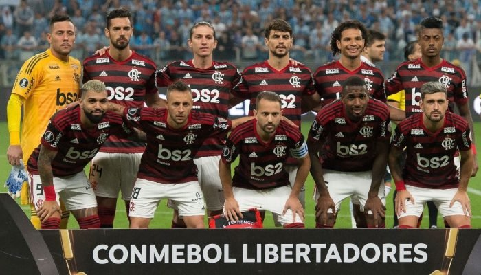 Multicampeão com o Flamengo deixa clube na Europa e fica livre no mercado