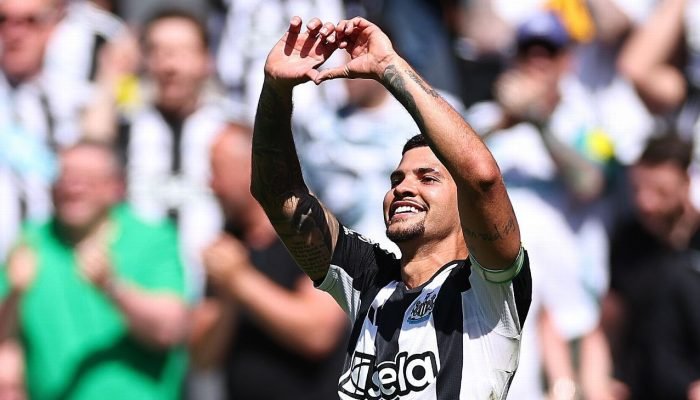 Newcastle vence o Chelsea em 'final' por vaga na Champions